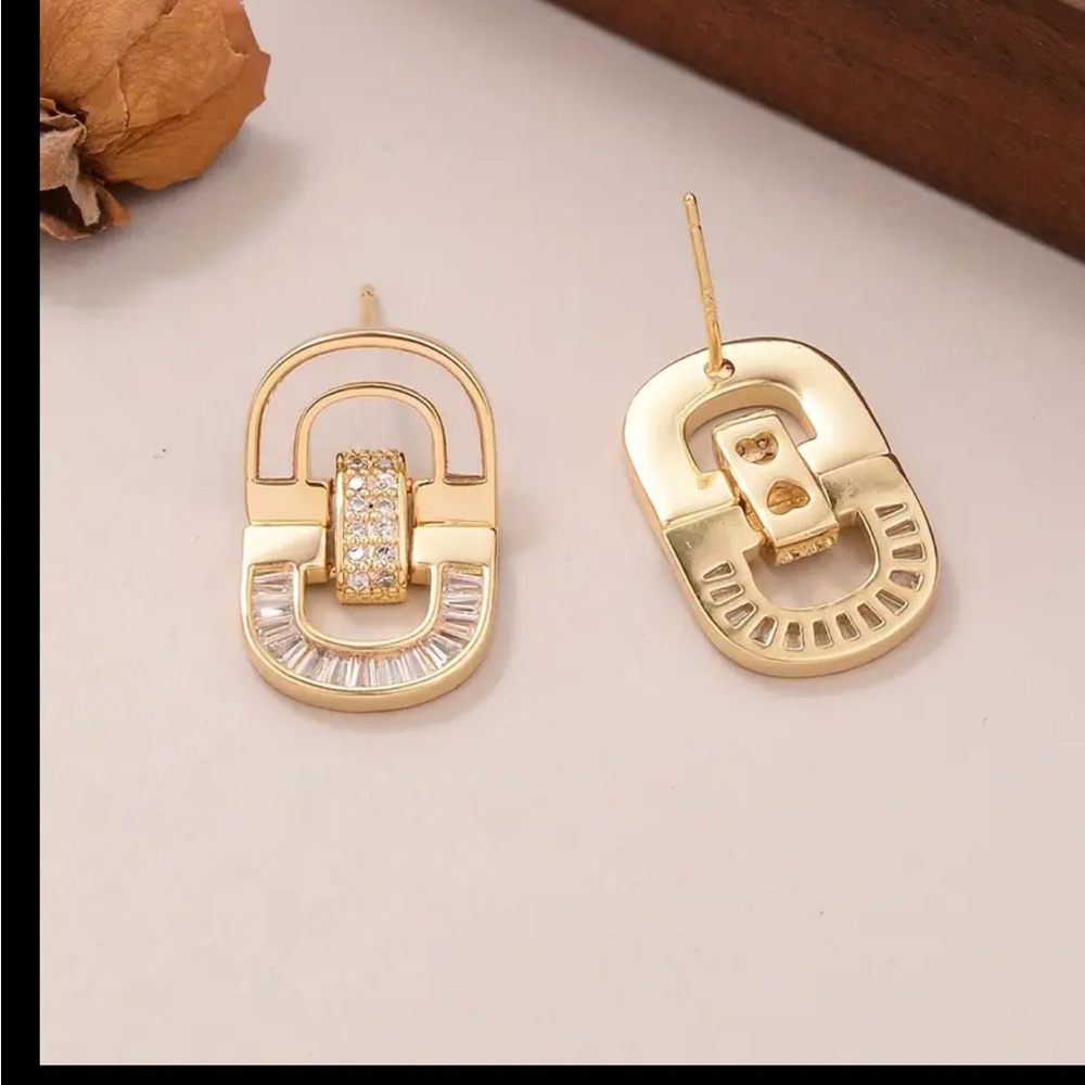 Elegant Gold and Silver Earrings - Picture 4 of 6